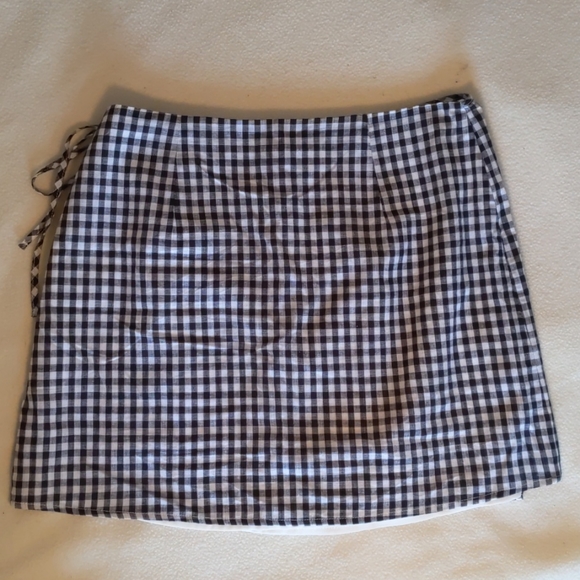Gingham wrap skirt - Picture 3 of 5